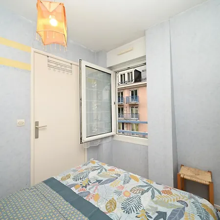 Centre アパート *