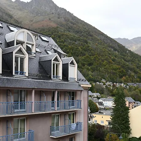 Cauterets, Thermes Et A Pied * קאוטרט