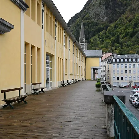 Apartment Centre