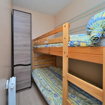 Apartment Centre *